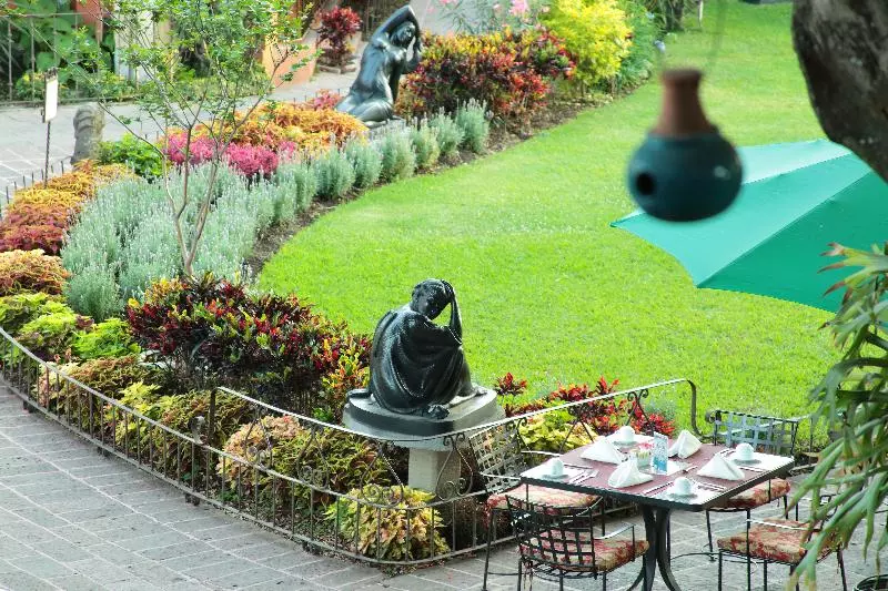 Hosteria Las Quintas Hotel Restaurante Bar