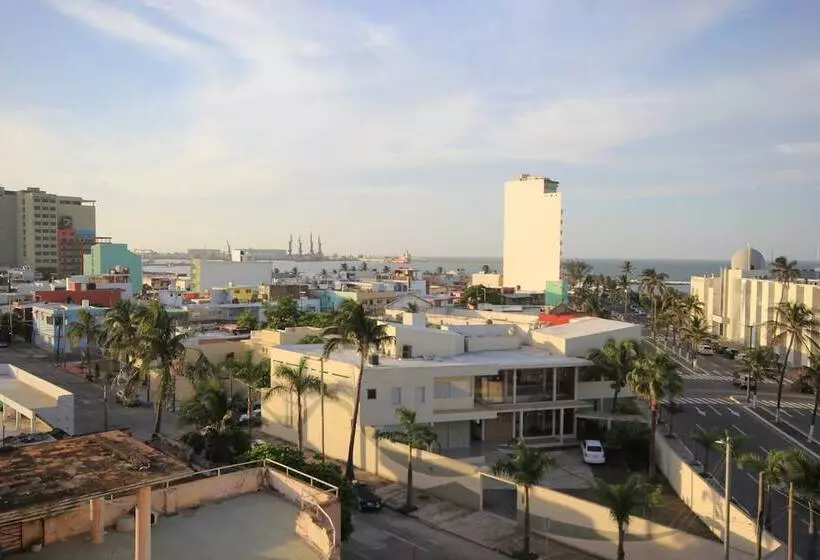 Отель Howard Johnson By Wyndham Veracruz