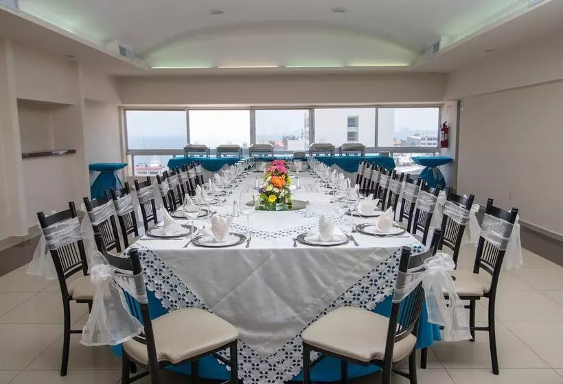 Отель Howard Johnson By Wyndham Veracruz