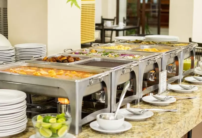 Отель Howard Johnson By Wyndham Veracruz