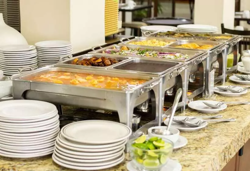 Отель Howard Johnson By Wyndham Veracruz