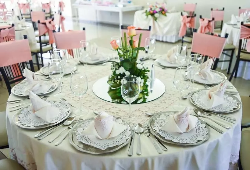 Отель Howard Johnson By Wyndham Veracruz