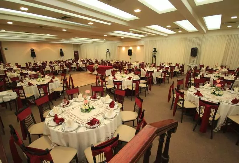 Отель Howard Johnson By Wyndham Veracruz