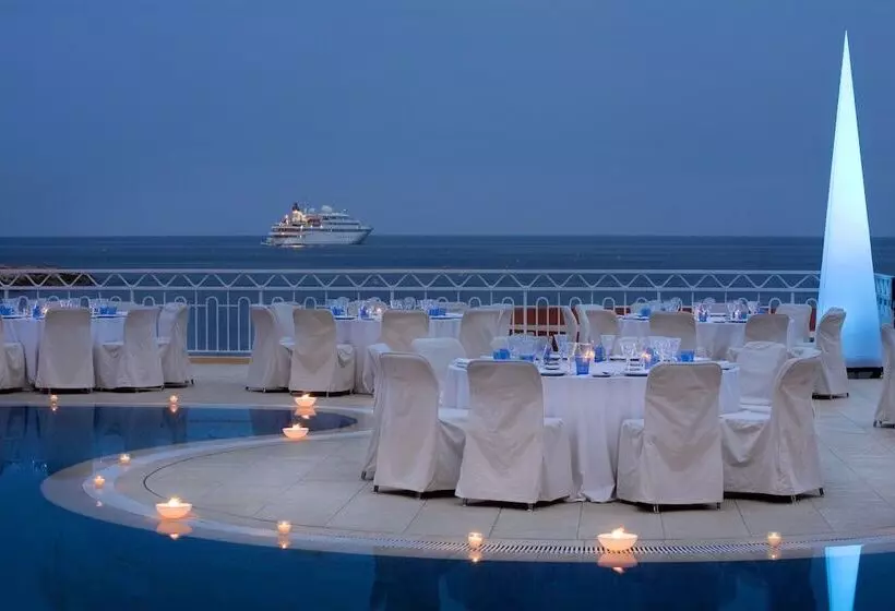 ホテル Le Méridien Beach Plaza