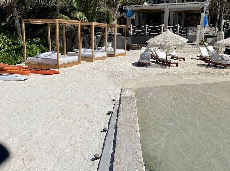 هتل Maria S Kan Kin