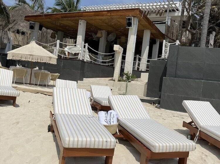 هتل Maria S Kan Kin