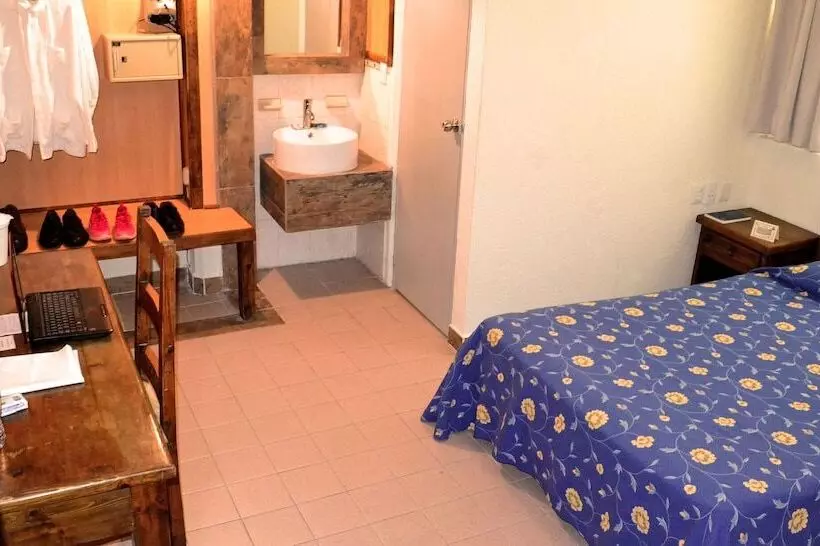 בית מלון כפרי Plaza Independencia