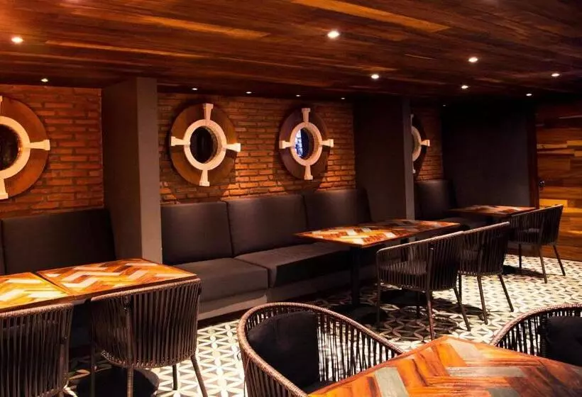 Hotel Sheraton Buganvilias Resort & Convention Center