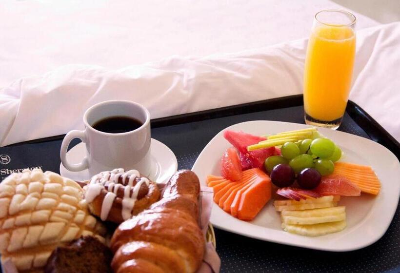 فندق Sheraton Buganvilias Resort & Convention Center