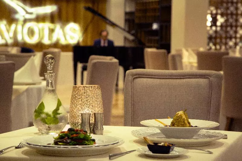 Hotel Sheraton Buganvilias Resort & Convention Center