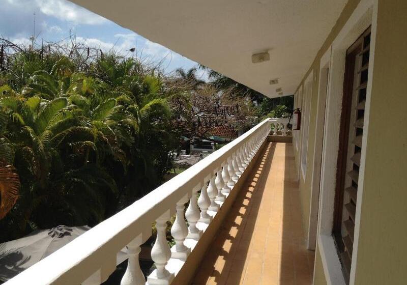 هتل Villablanca Garden Beach