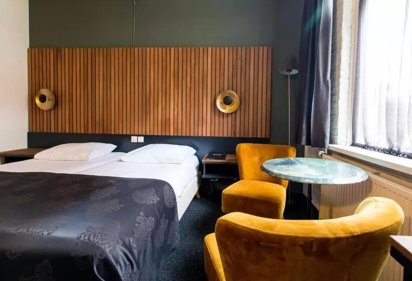 ホテル Café Restaurant De Posthoorn