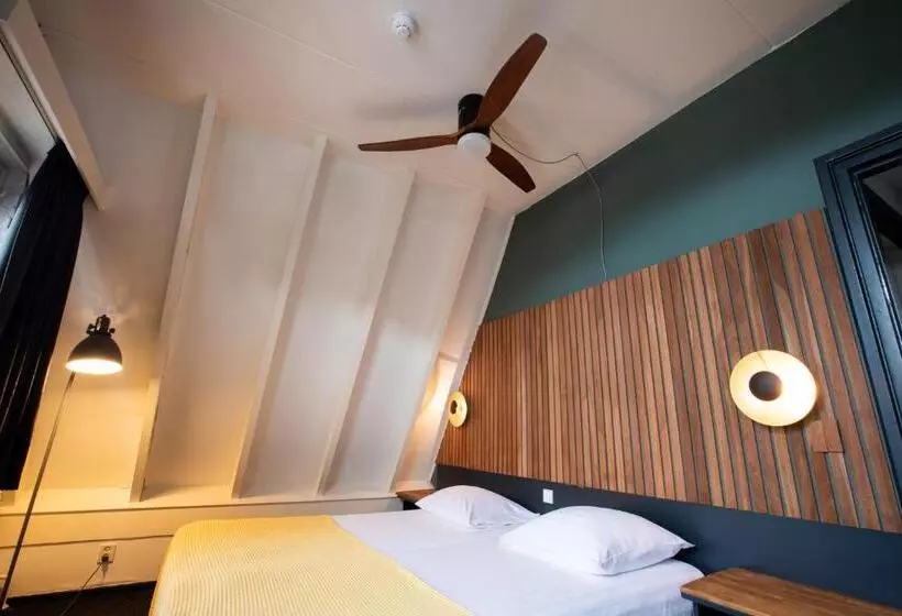 ホテル Café Restaurant De Posthoorn