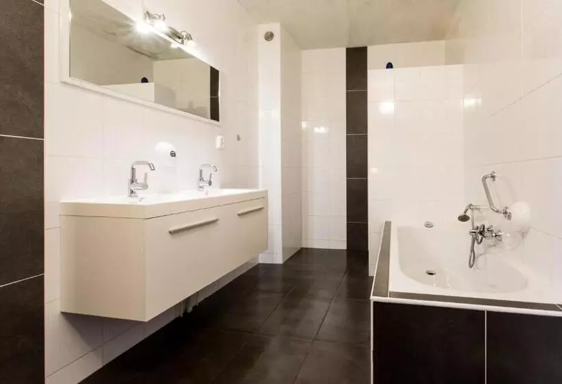 ホテル Café Restaurant De Posthoorn