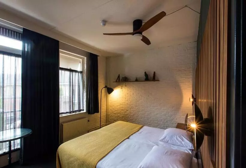 ホテル Café Restaurant De Posthoorn