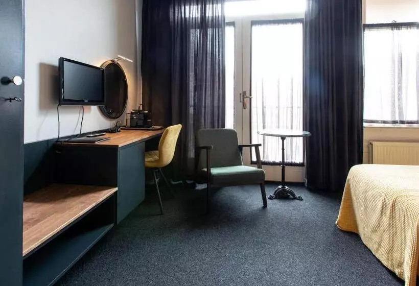 ホテル Café Restaurant De Posthoorn