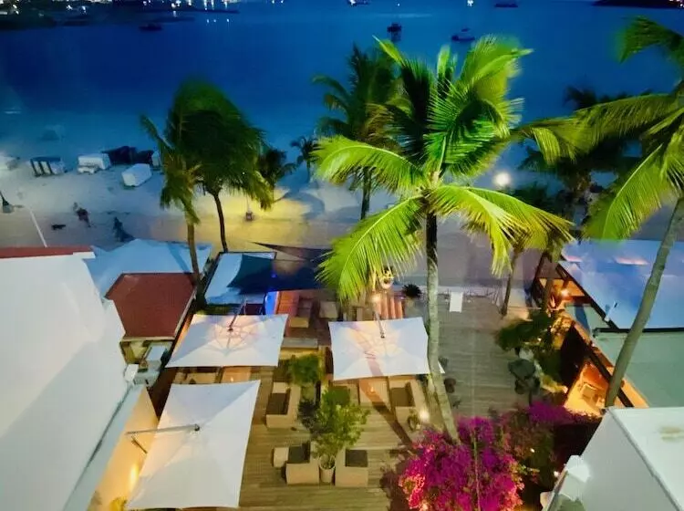 هتل Holland House Beach