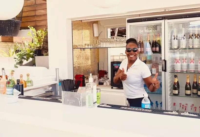 هتل Holland House Beach