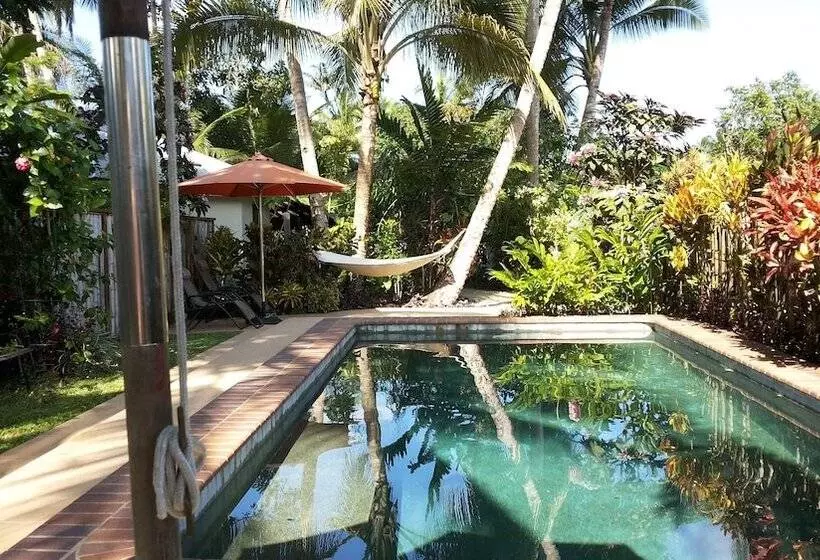 هتل Lagoon Gardens