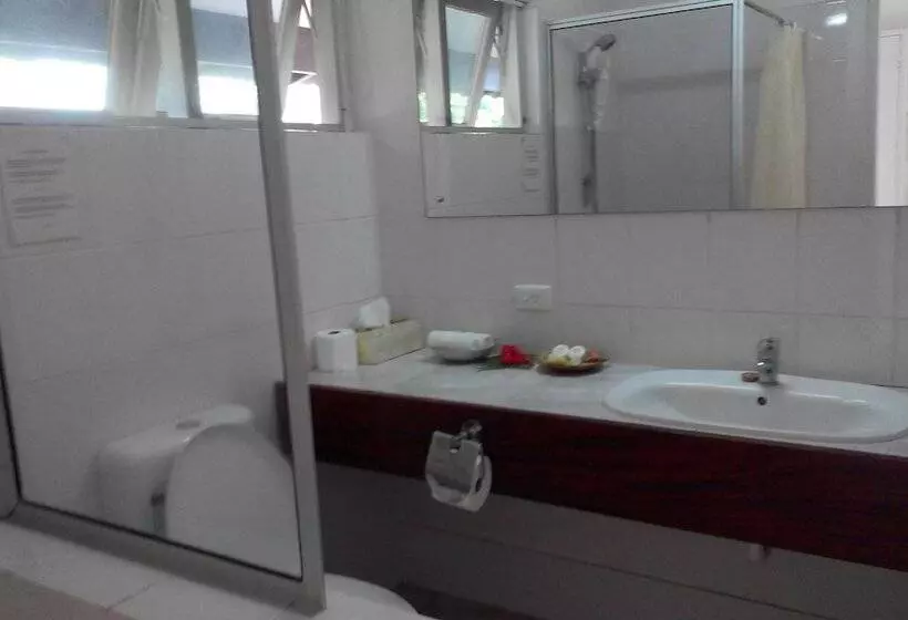 هتل Lagoon Gardens