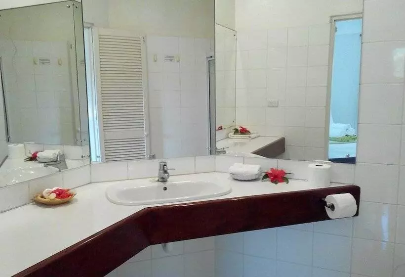 هتل Lagoon Gardens