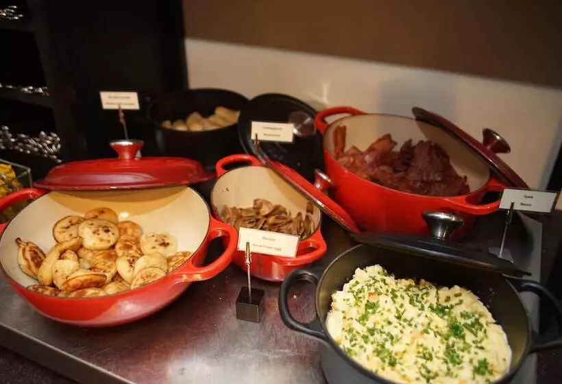 Отель The Delphi Amsterdam Townhouse