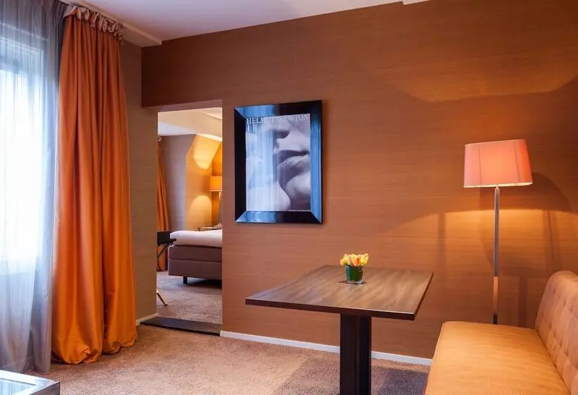 Отель The Delphi Amsterdam Townhouse