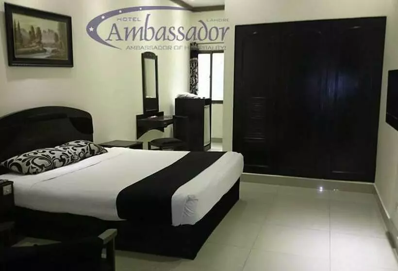 ホテル Ambassador