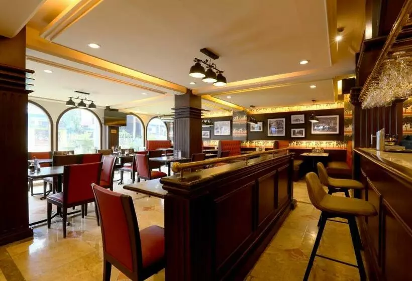 Hotel La Corona Manila