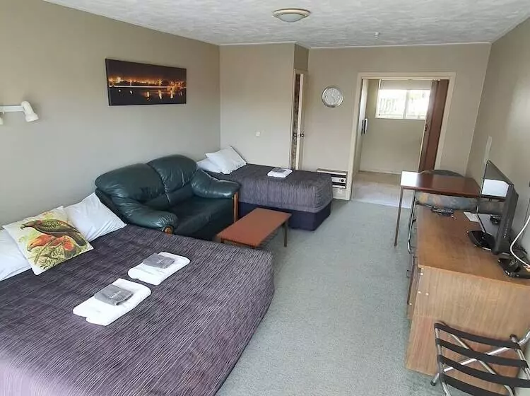 Отель Ascot Motor Lodge