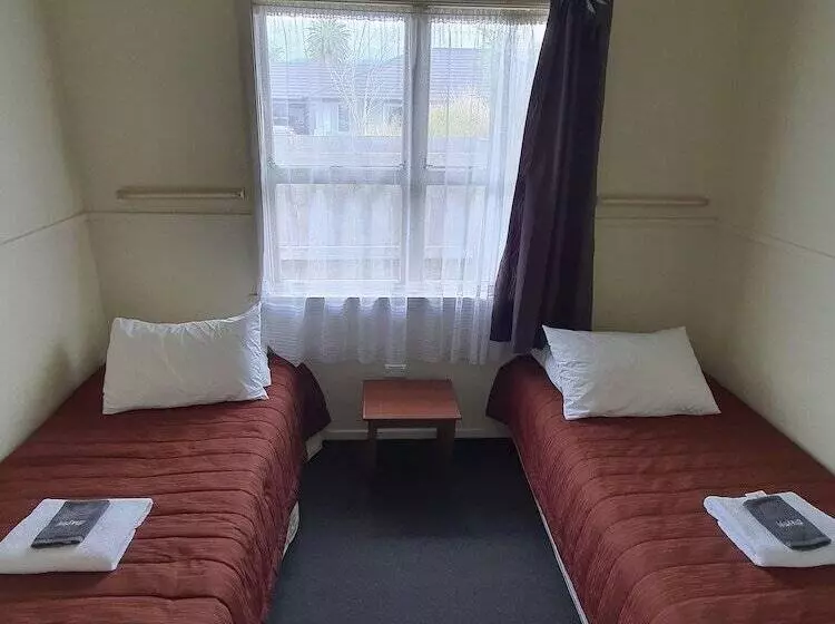 Отель Ascot Motor Lodge