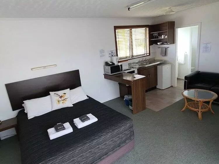 Отель Ascot Motor Lodge