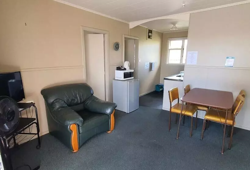 Отель Ascot Motor Lodge