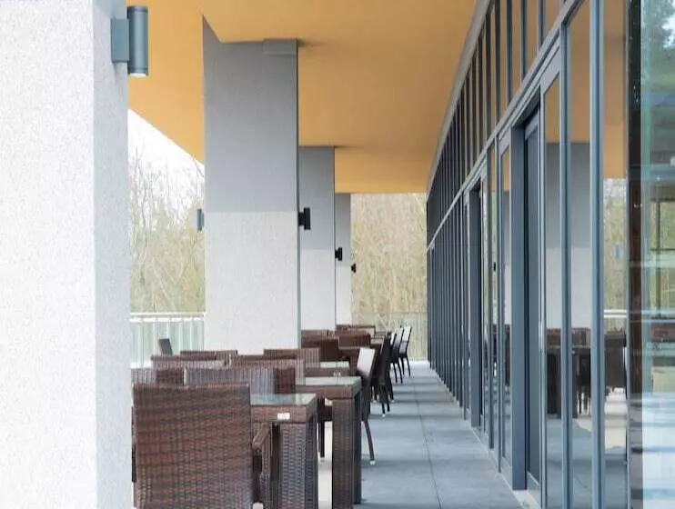 ホテル Mrągowo Resort&spa