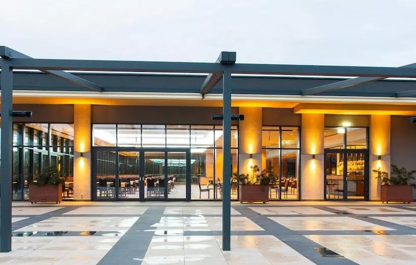 ホテル Mrągowo Resort&spa