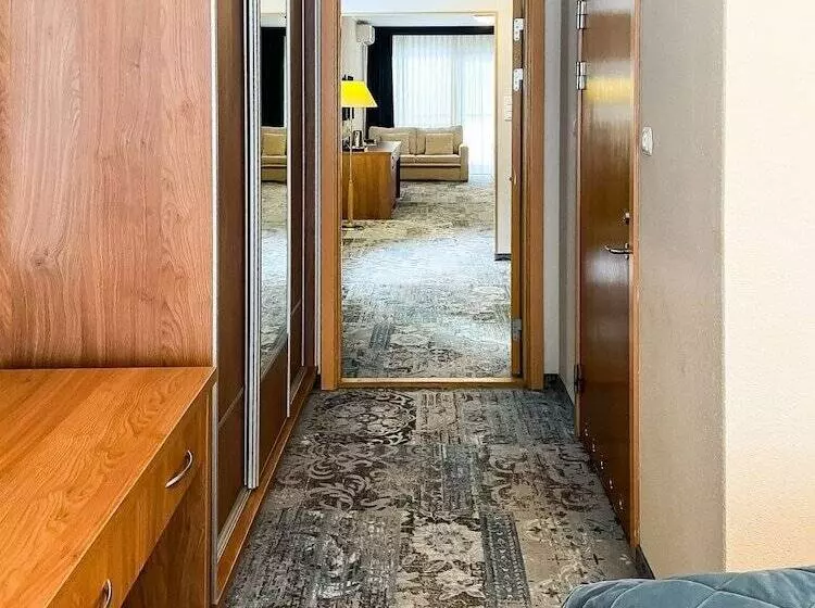 ホテル Mrągowo Resort&spa