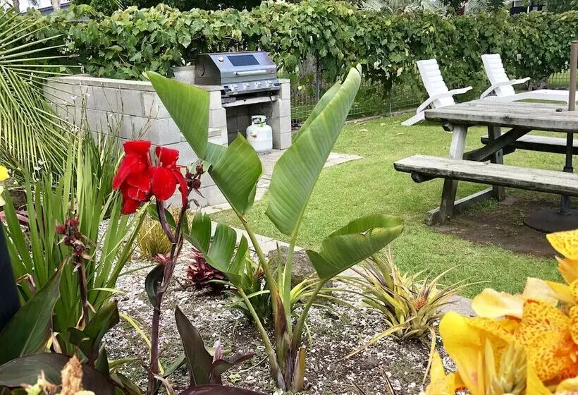 Hotel Teal Motor Lodge