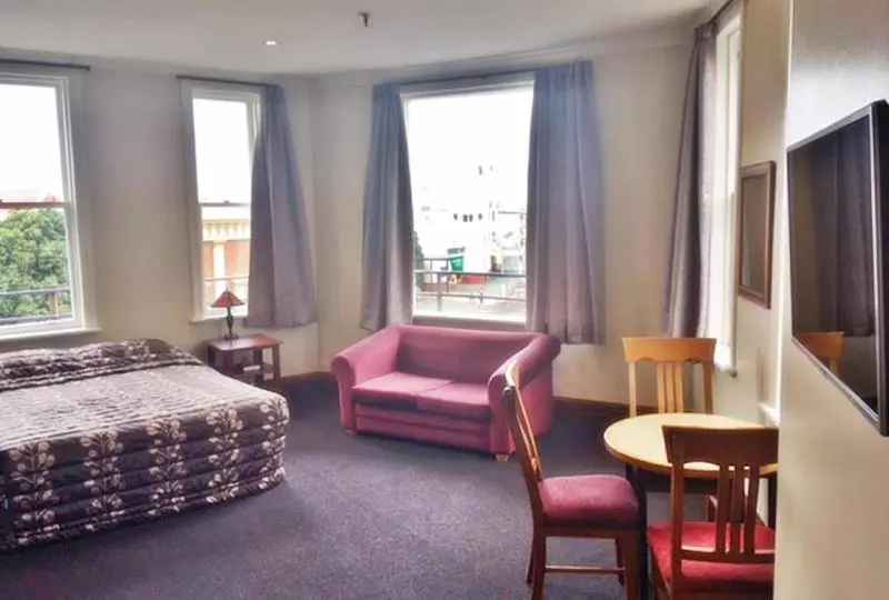 汽车旅馆  Leviathan