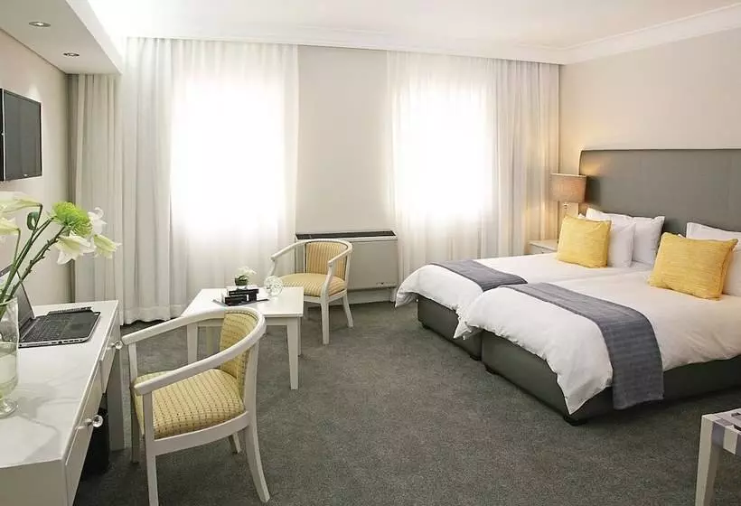 בית מלון כפרי Hollow On The Square City