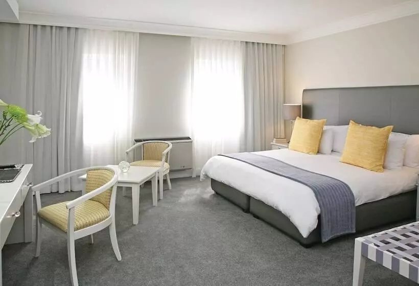 בית מלון כפרי Hollow On The Square City