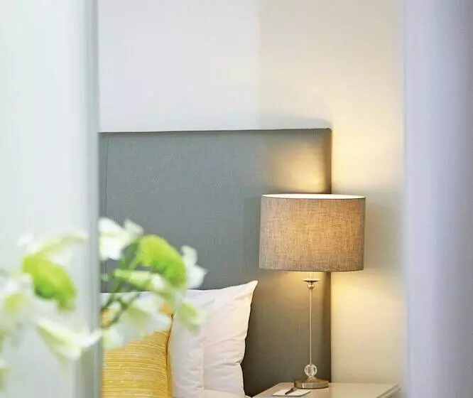 בית מלון כפרי Hollow On The Square City