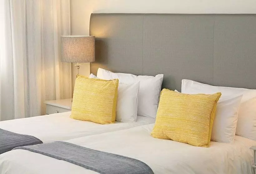 בית מלון כפרי Hollow On The Square City