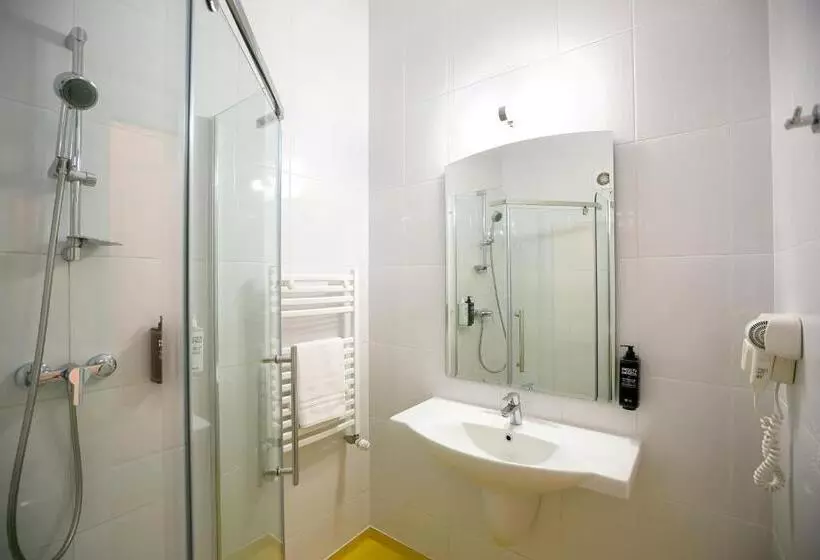 Отель Ibis Styles Dunarea Galati