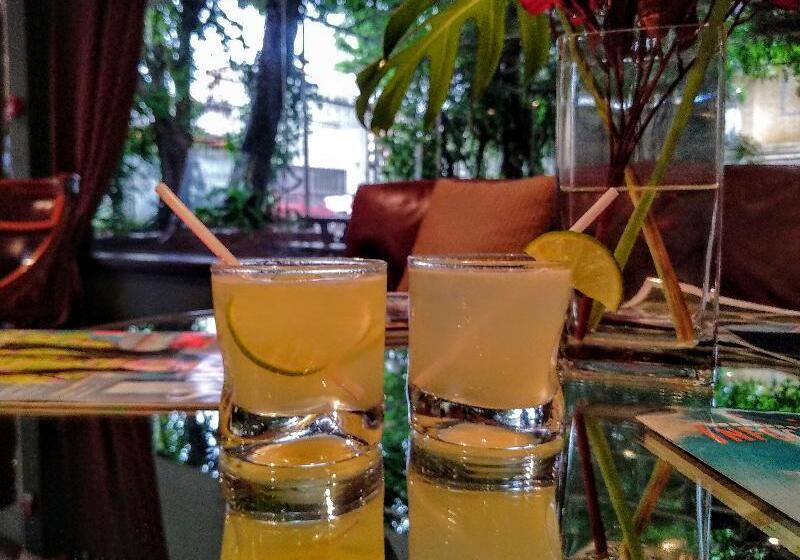 هتل Premier Hill Suites