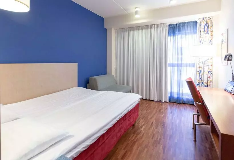 هتل Holiday Inn Turku