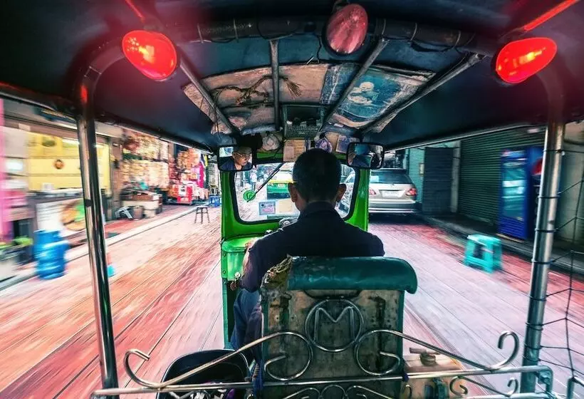 Night Hotel Bangkok - Sukhumvit 15