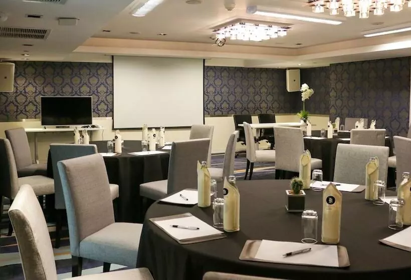 Night Hotel Bangkok - Sukhumvit 15