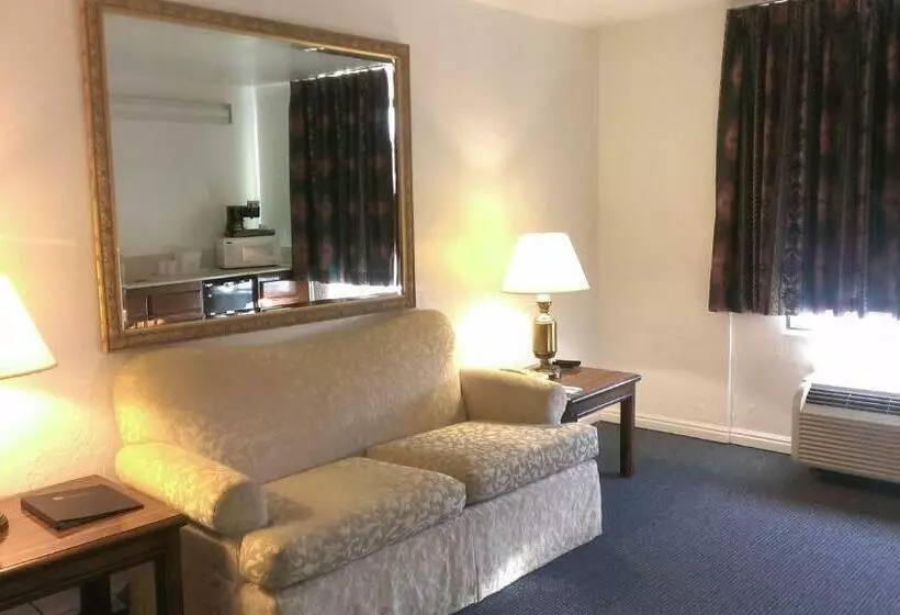 فندق Airport Inn