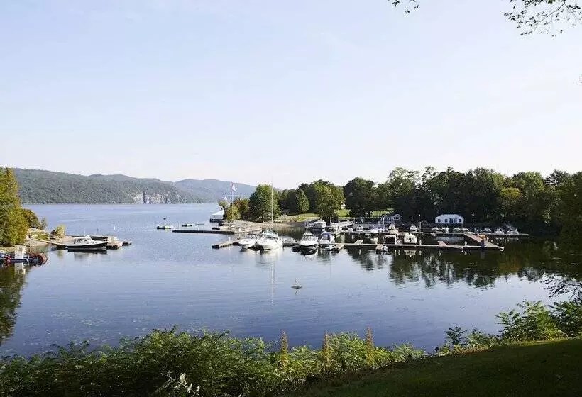 Отель Basin Harbor