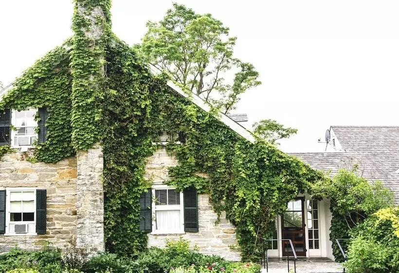 Отель Basin Harbor